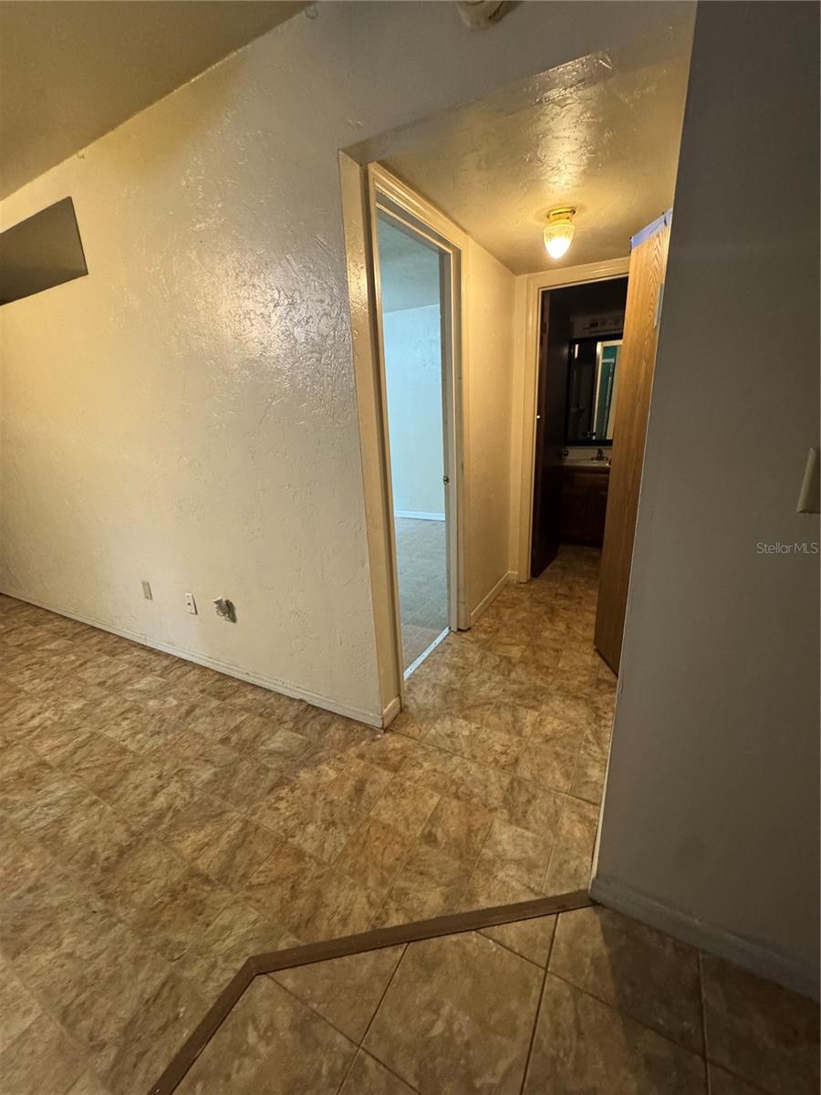 CREEKSIDE VILLAS - Residential