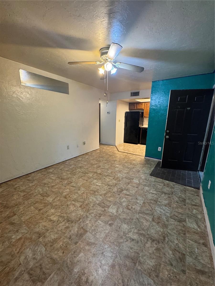CREEKSIDE VILLAS - Residential
