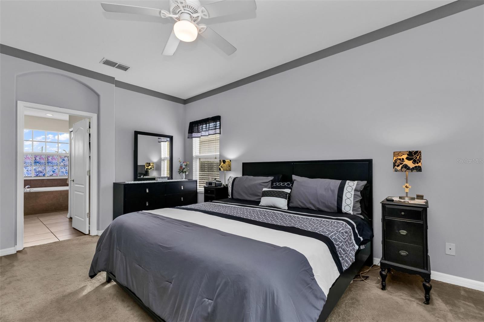 KINGS GATE PH 06 - Residential