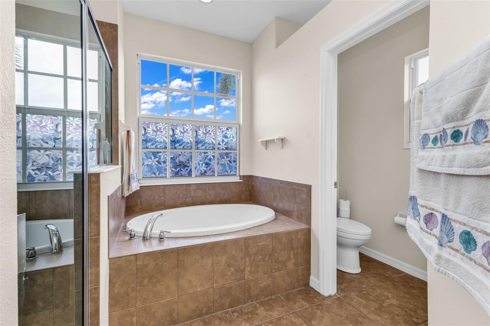 KINGS GATE PH 06 - Residential