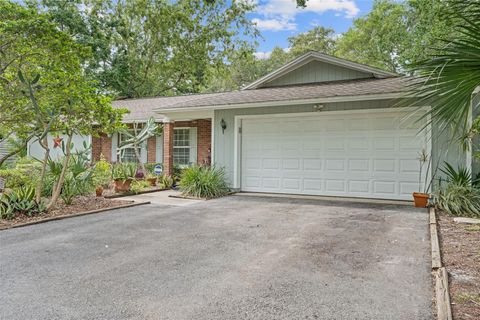 Photo of 155 Woodcutter Lane, Palm Harbor, FL 34683 (MLS # TB8405699)