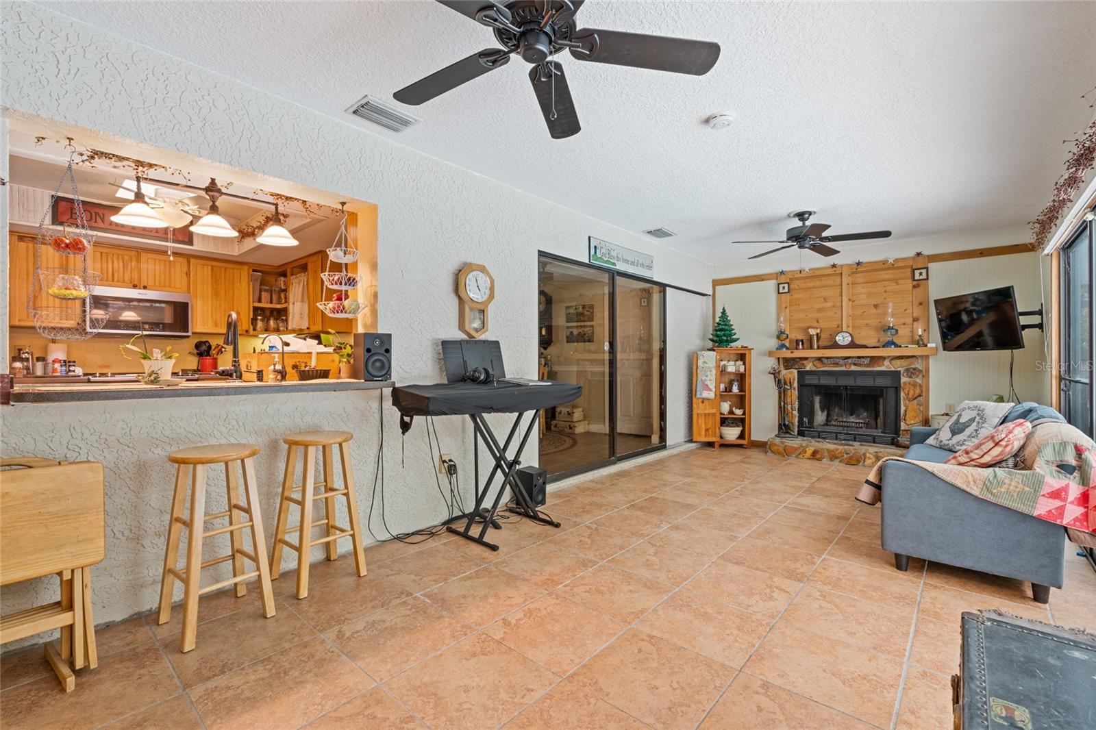 155 WOODCUTTER LANE