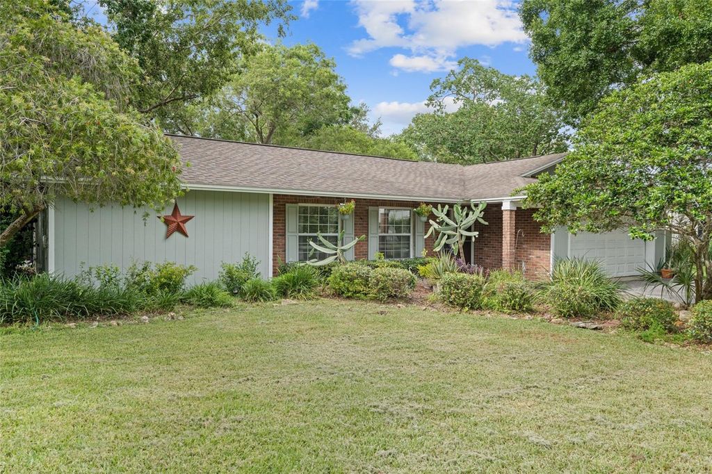Photo of 155 Woodcutter Lane, Palm Harbor, FL 34683 (MLS # TB8405699)