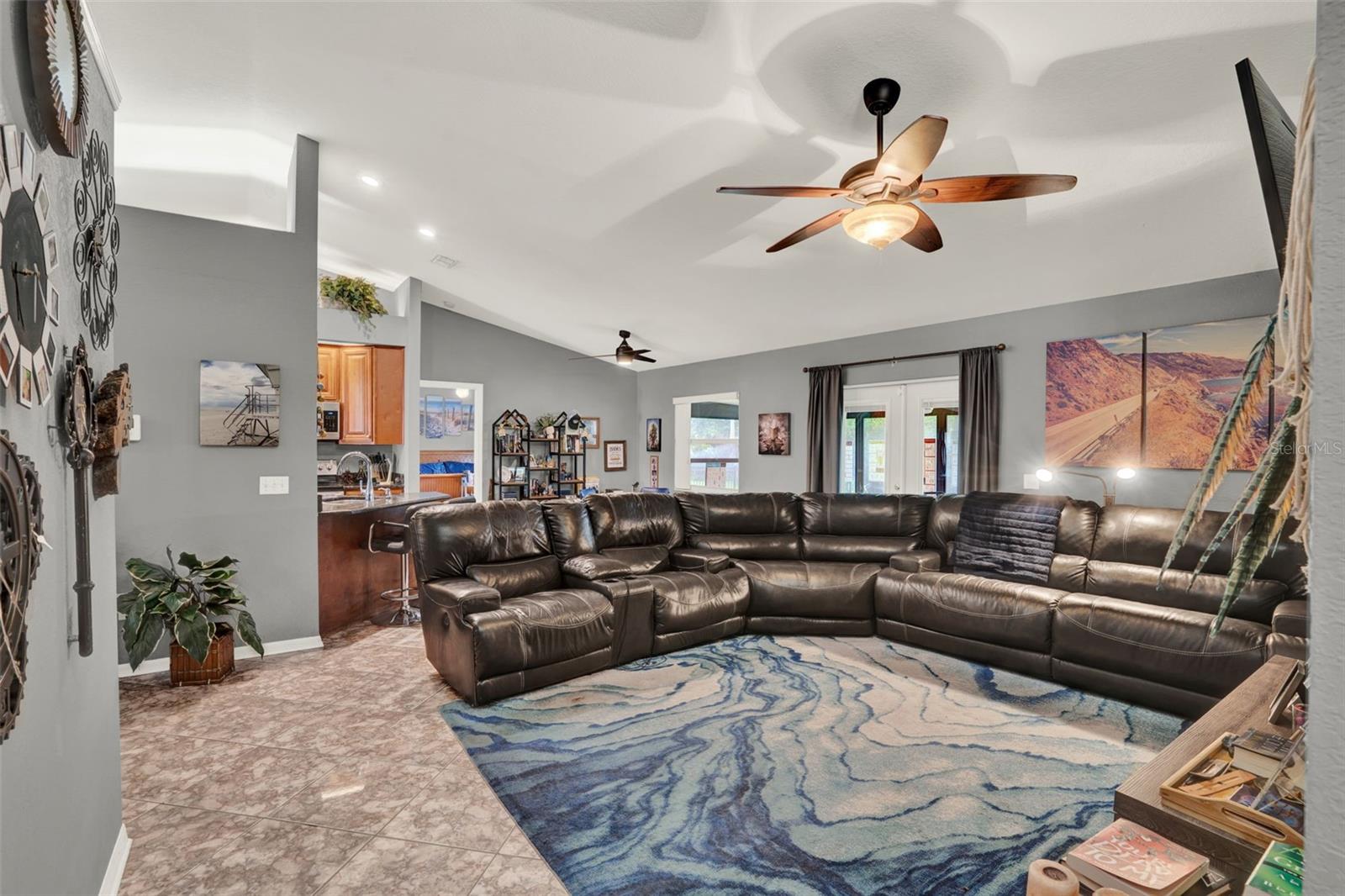 1709 KINSMAN WAY