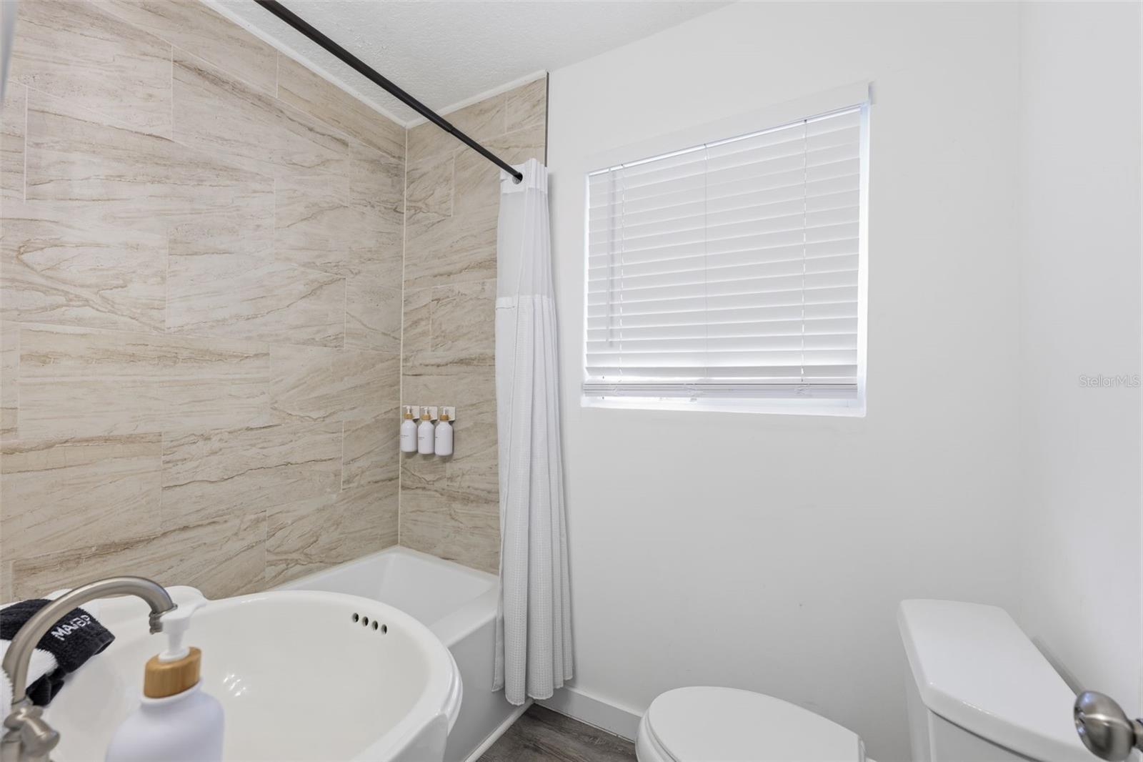 DAVIS SHORES - Residential