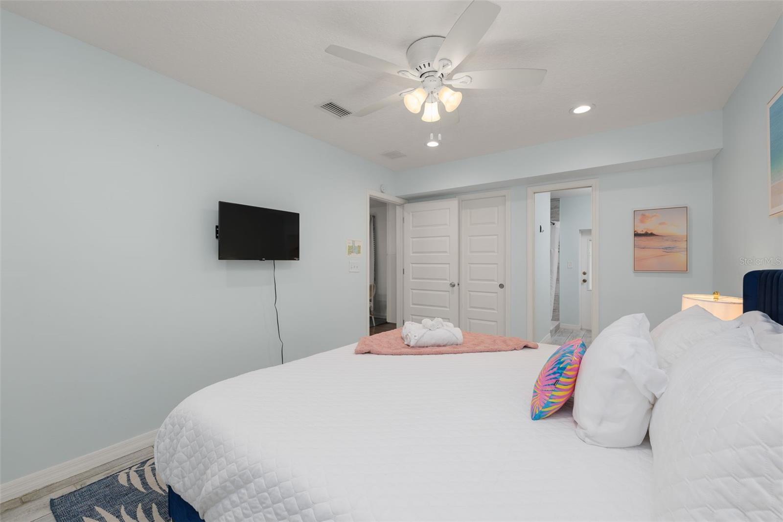 DAVIS SHORES - Residential