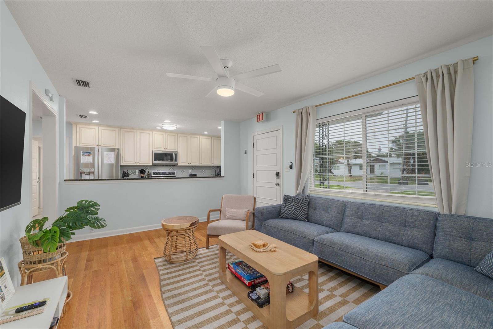 DAVIS SHORES - Residential