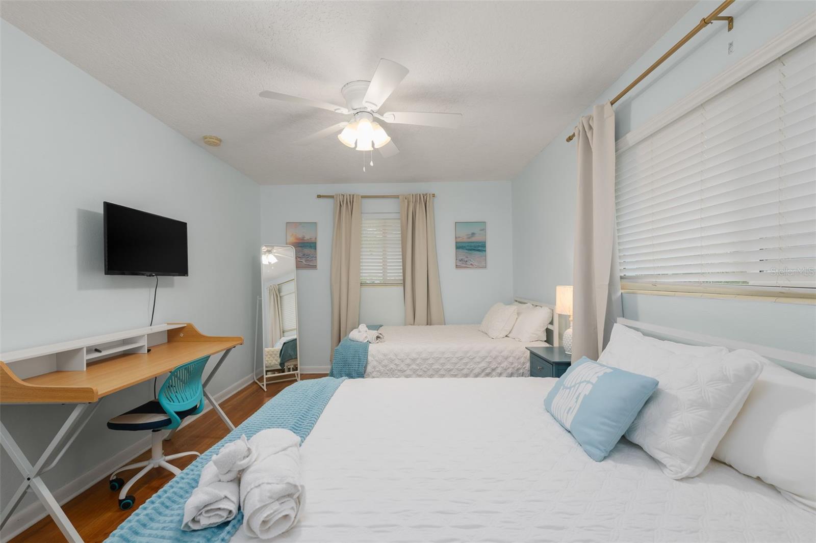 DAVIS SHORES - Residential