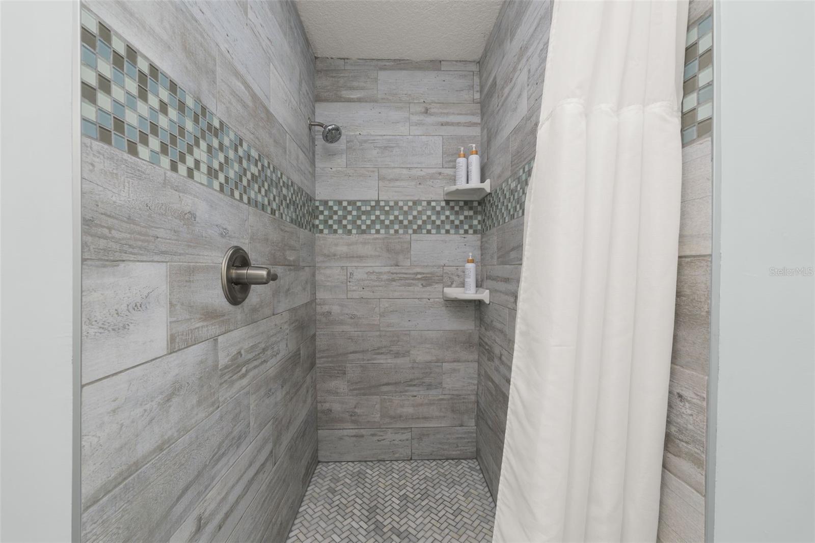 DAVIS SHORES - Residential