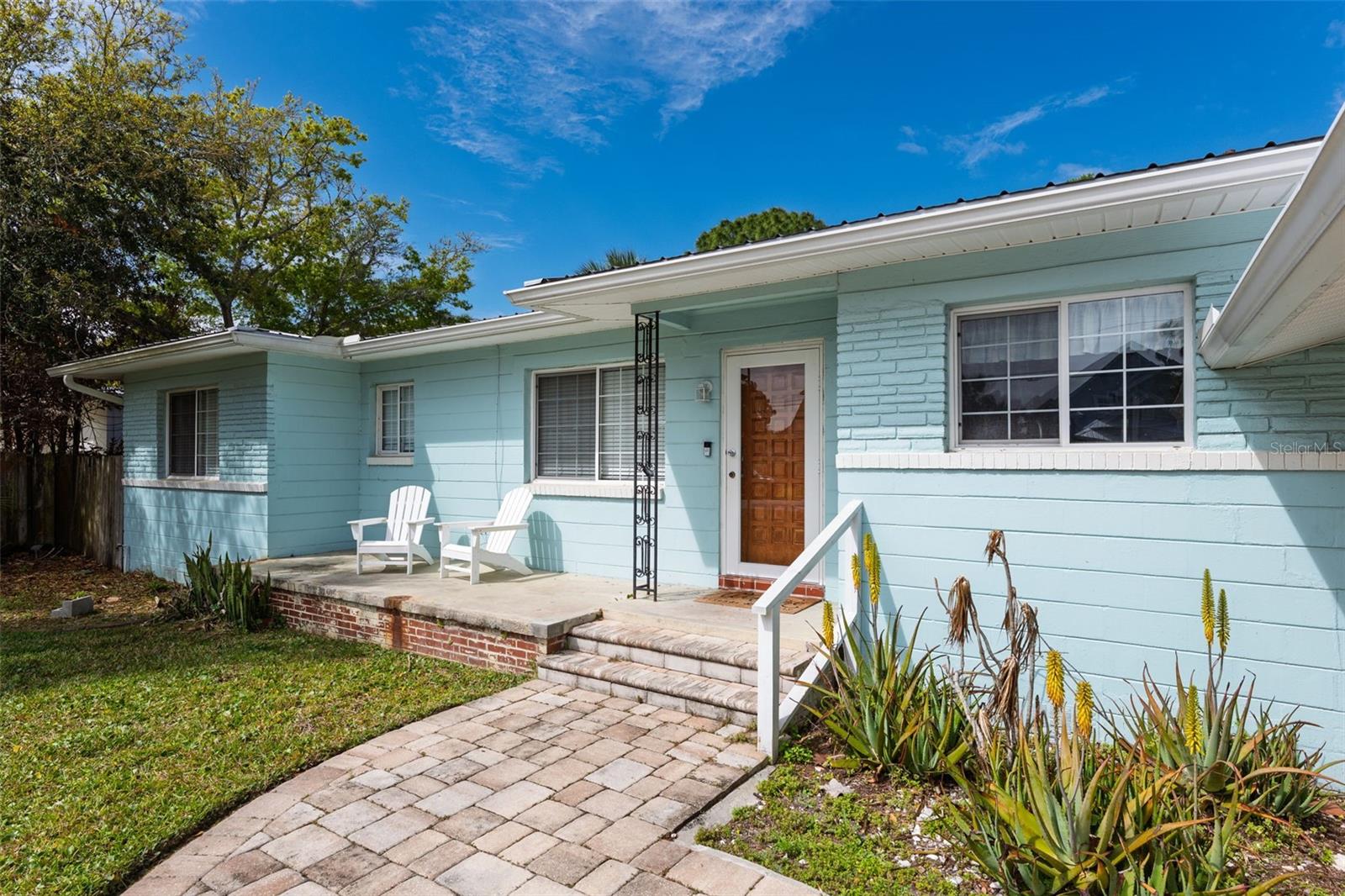 DAVIS SHORES - Residential