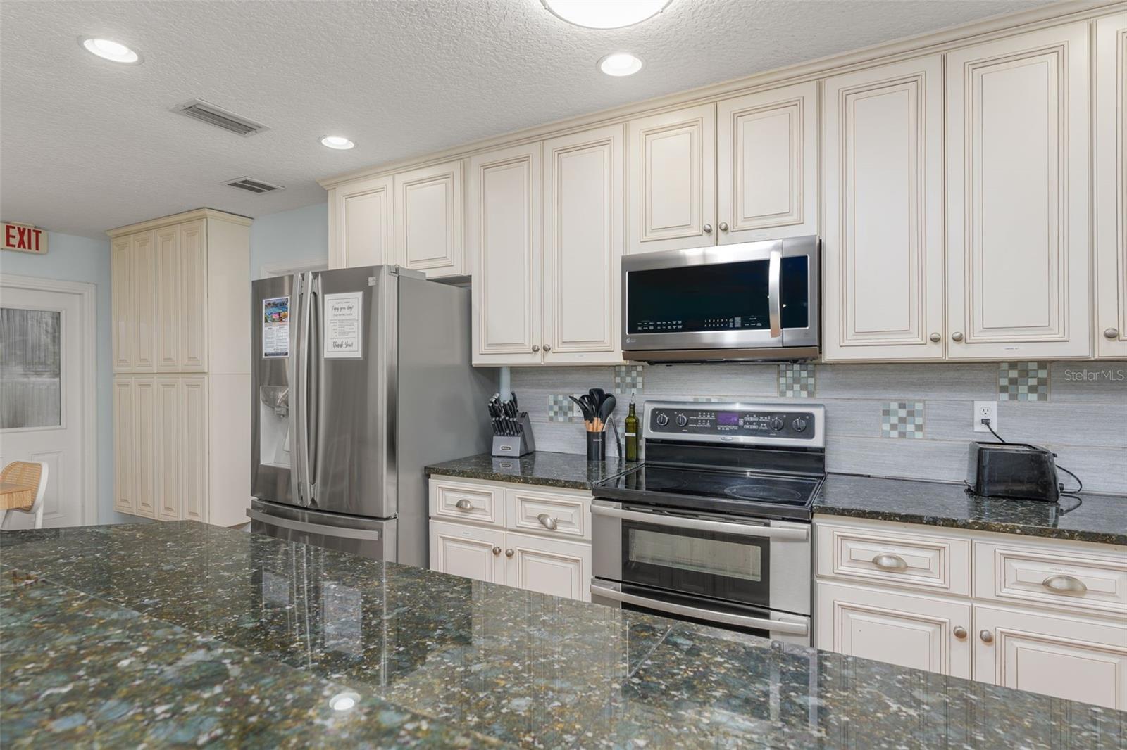 DAVIS SHORES - Residential