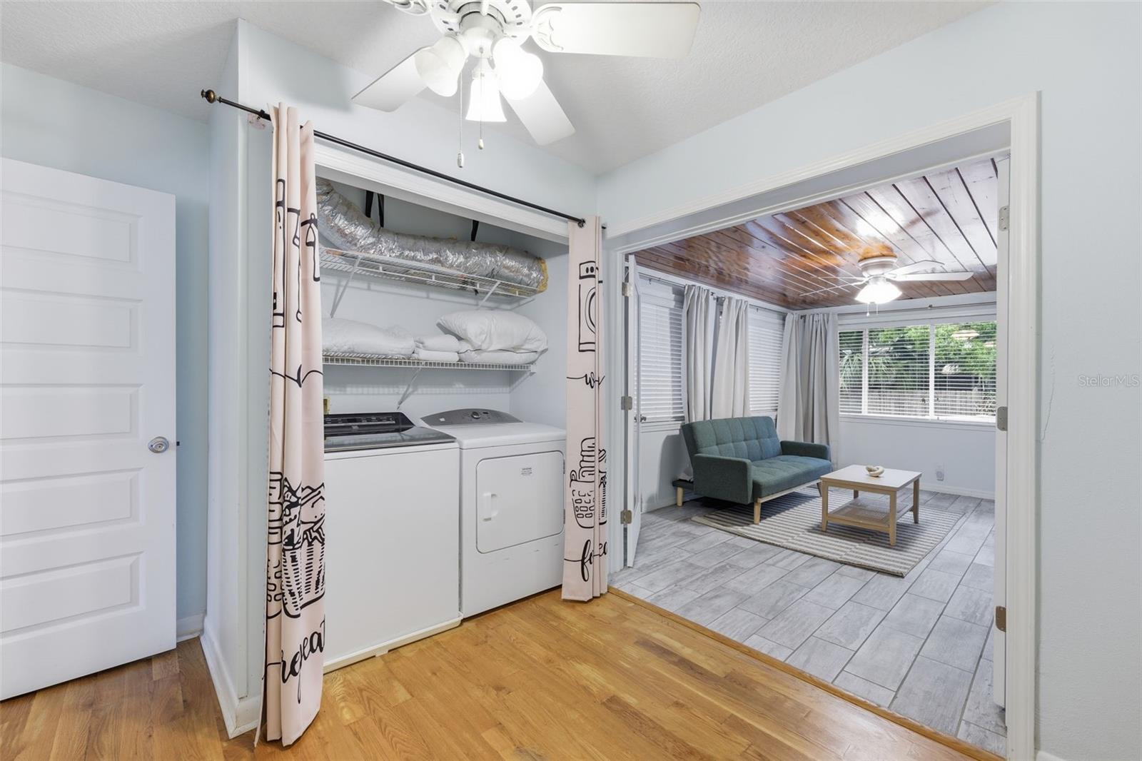 DAVIS SHORES - Residential