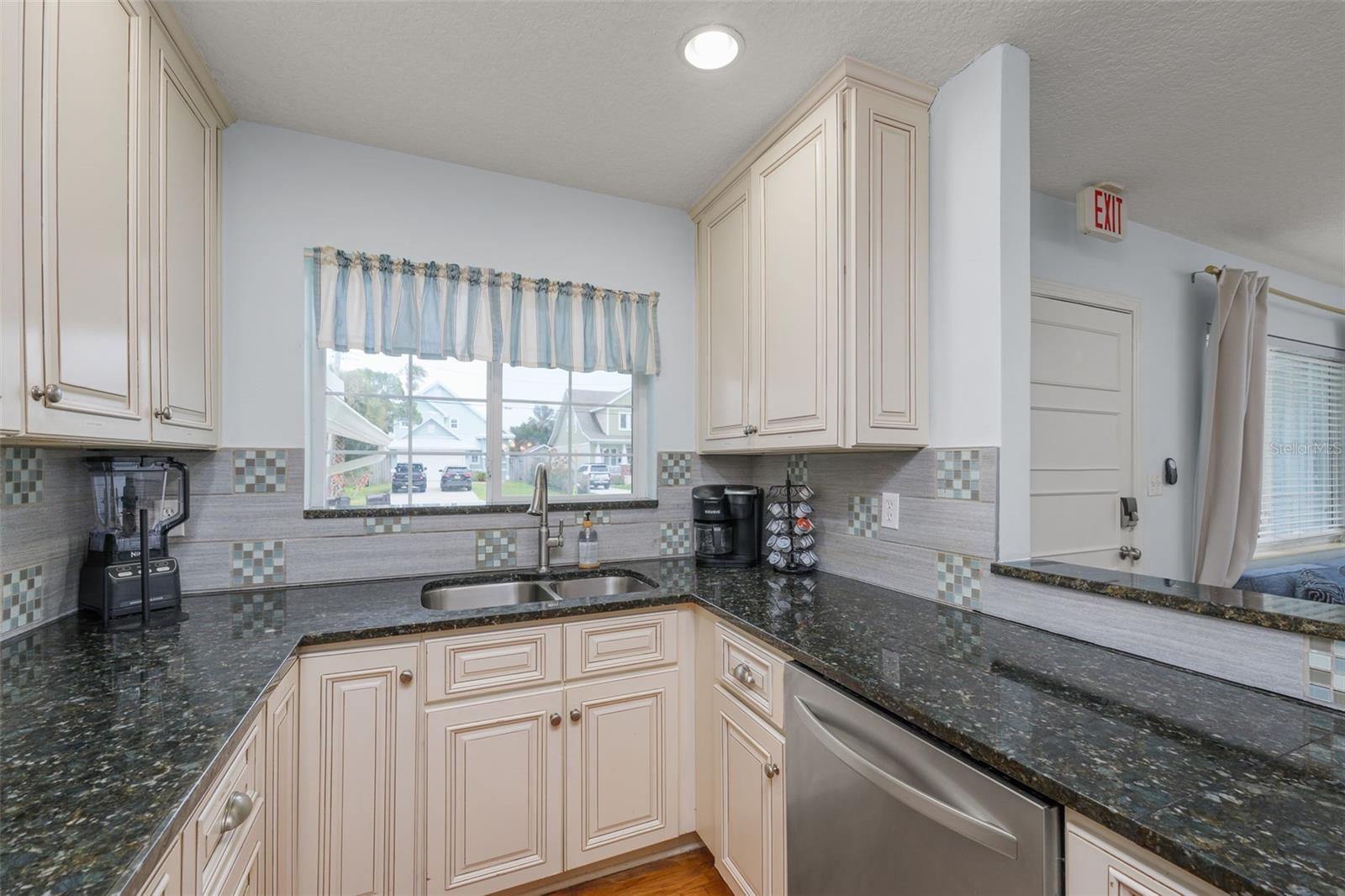 DAVIS SHORES - Residential