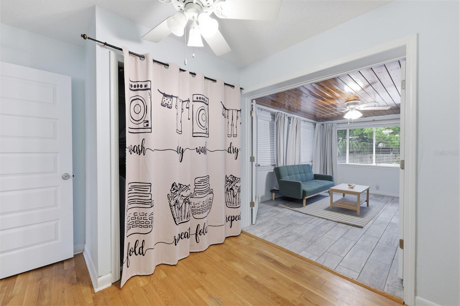 DAVIS SHORES - Residential