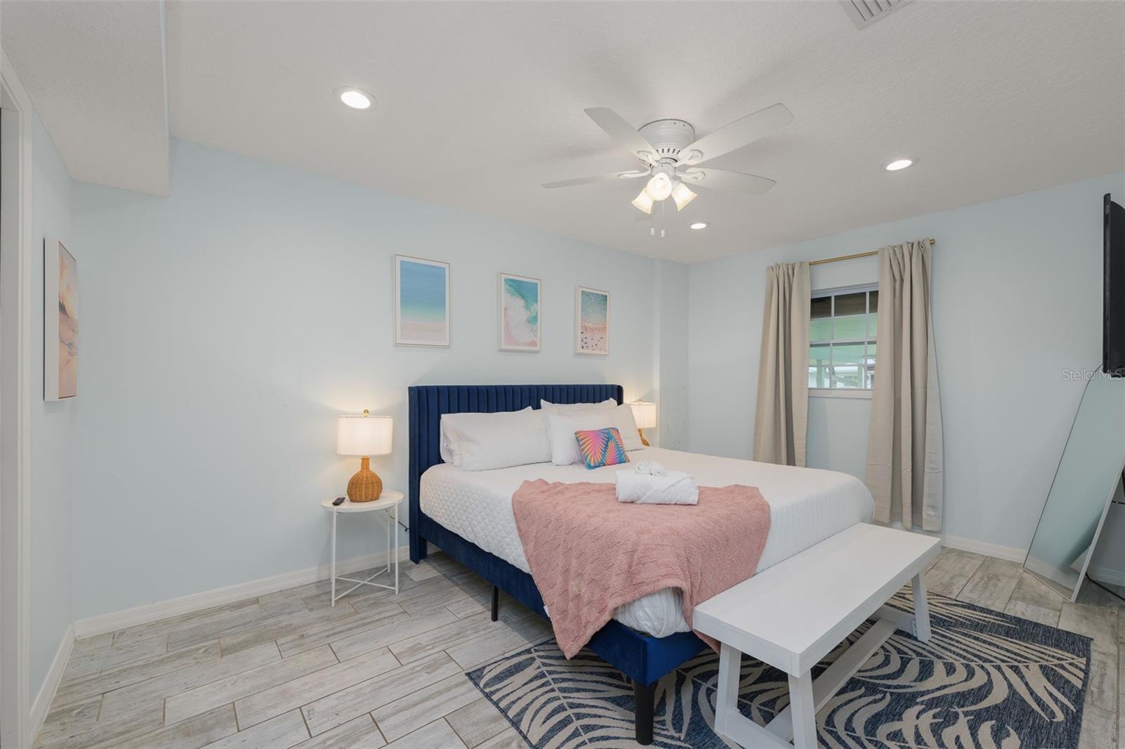 DAVIS SHORES - Residential