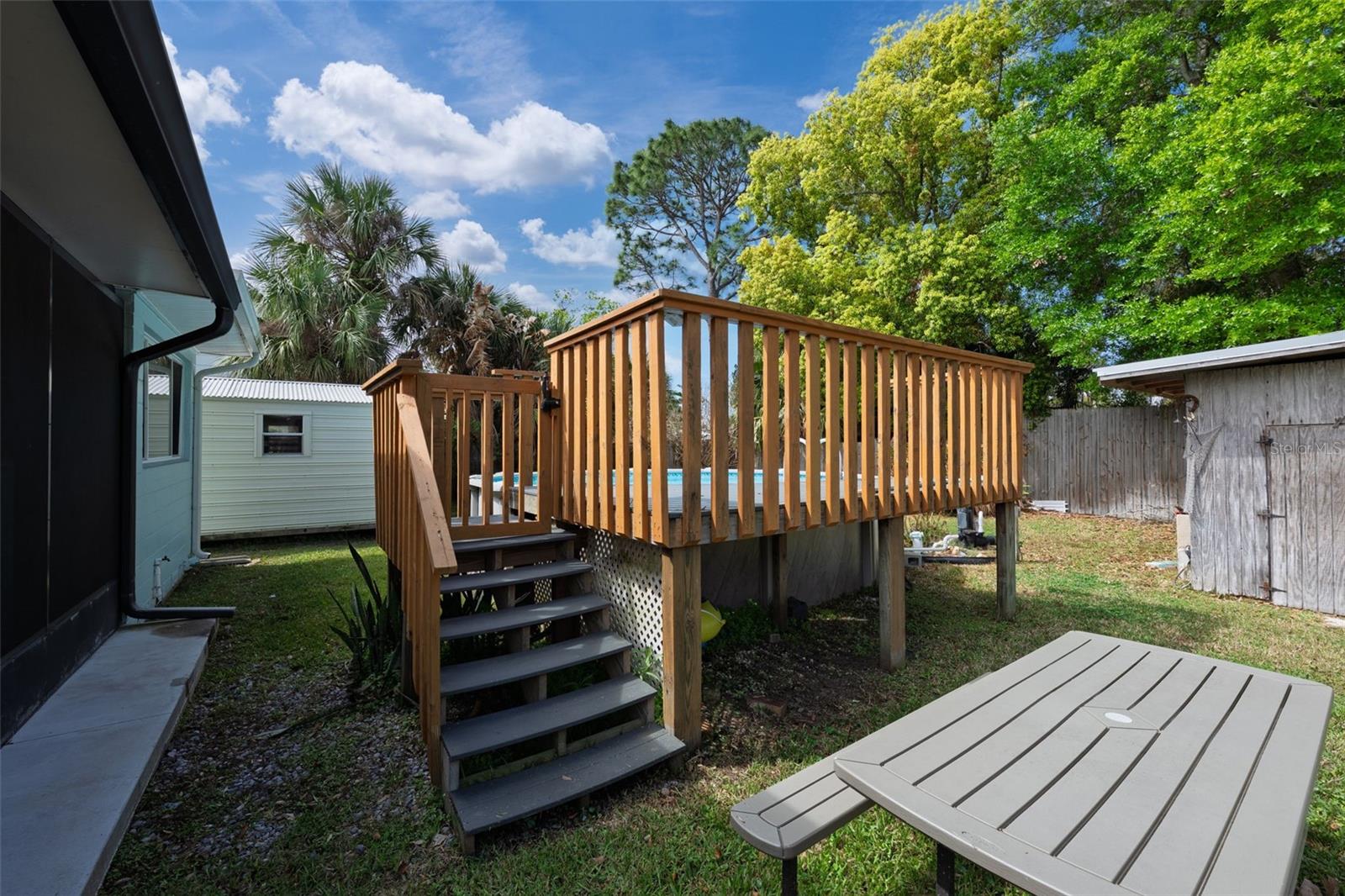 DAVIS SHORES - Residential