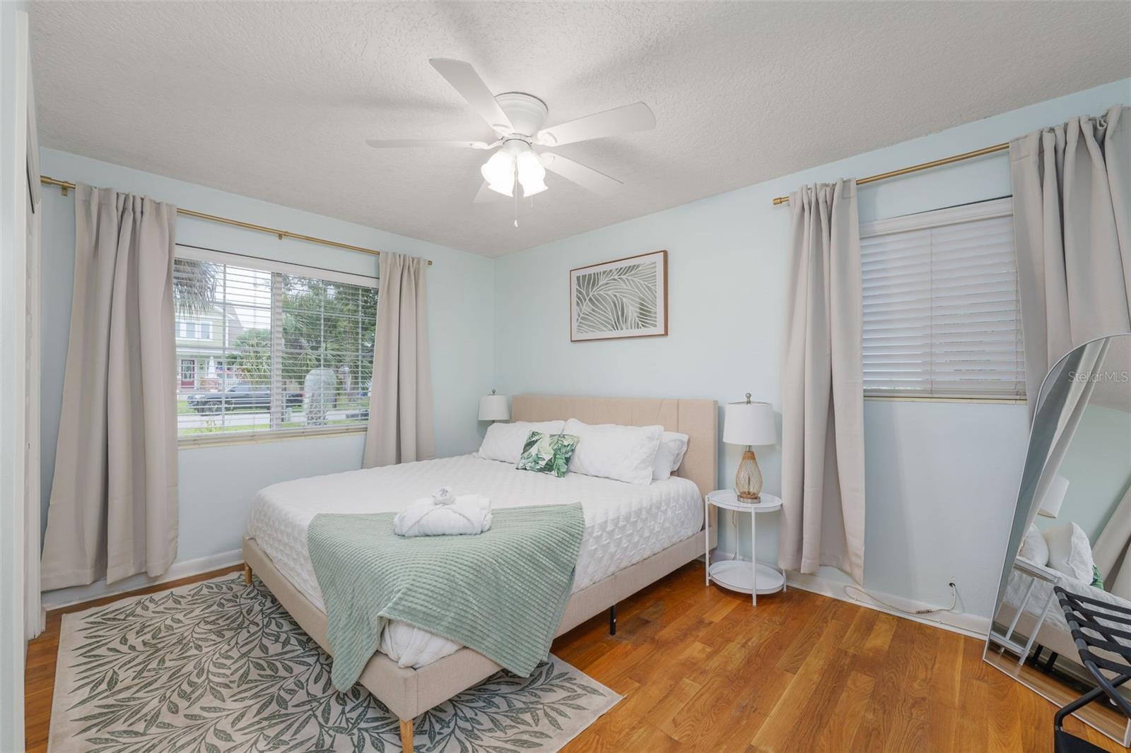 DAVIS SHORES - Residential