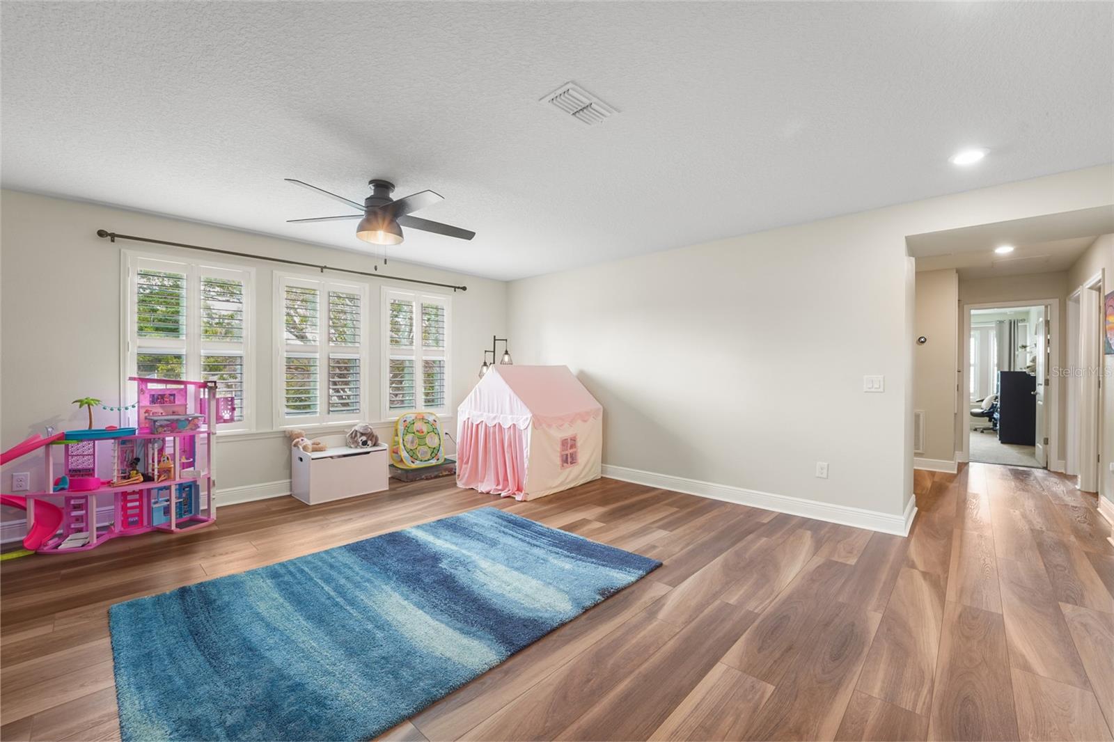 SEMINOLE GROVES - Residential