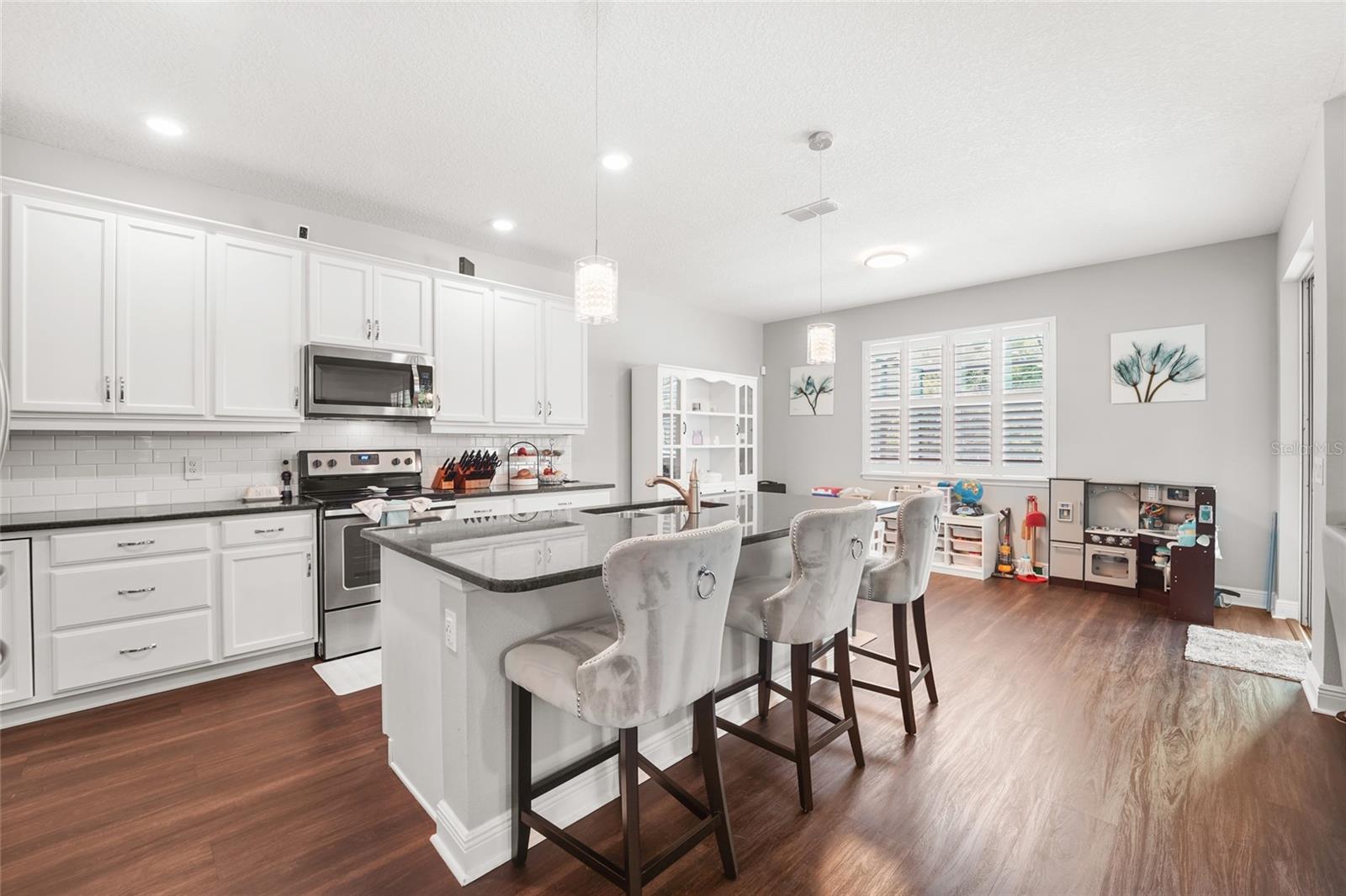 SEMINOLE GROVES - Residential