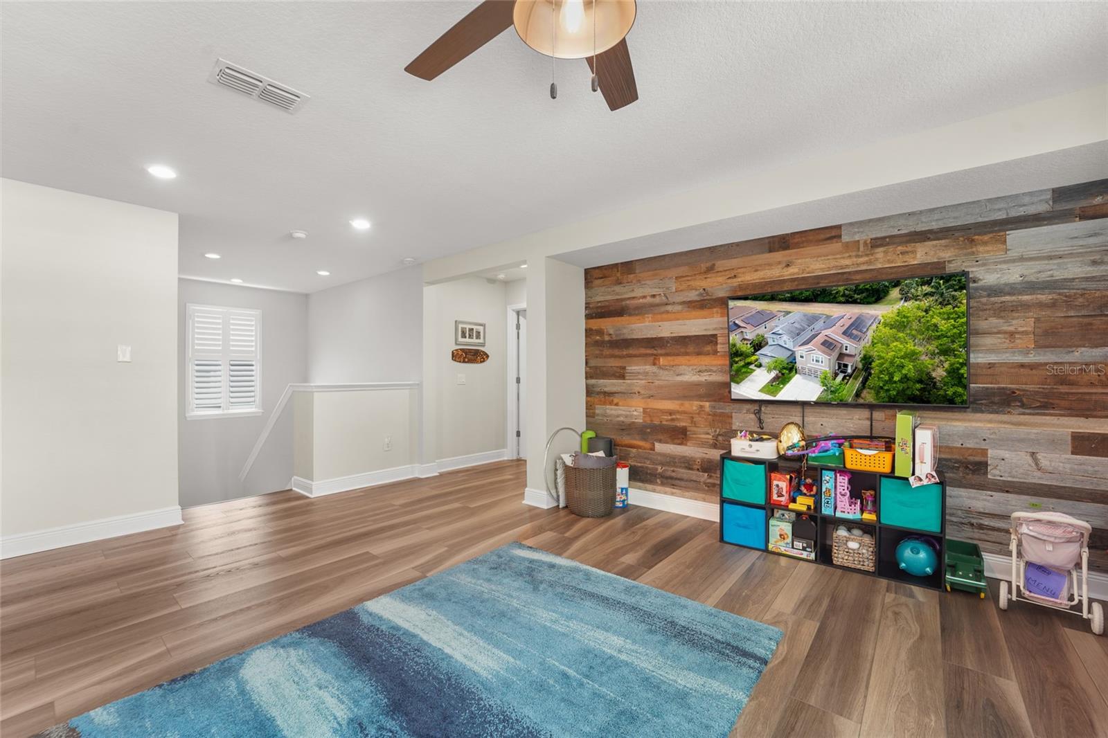 SEMINOLE GROVES - Residential