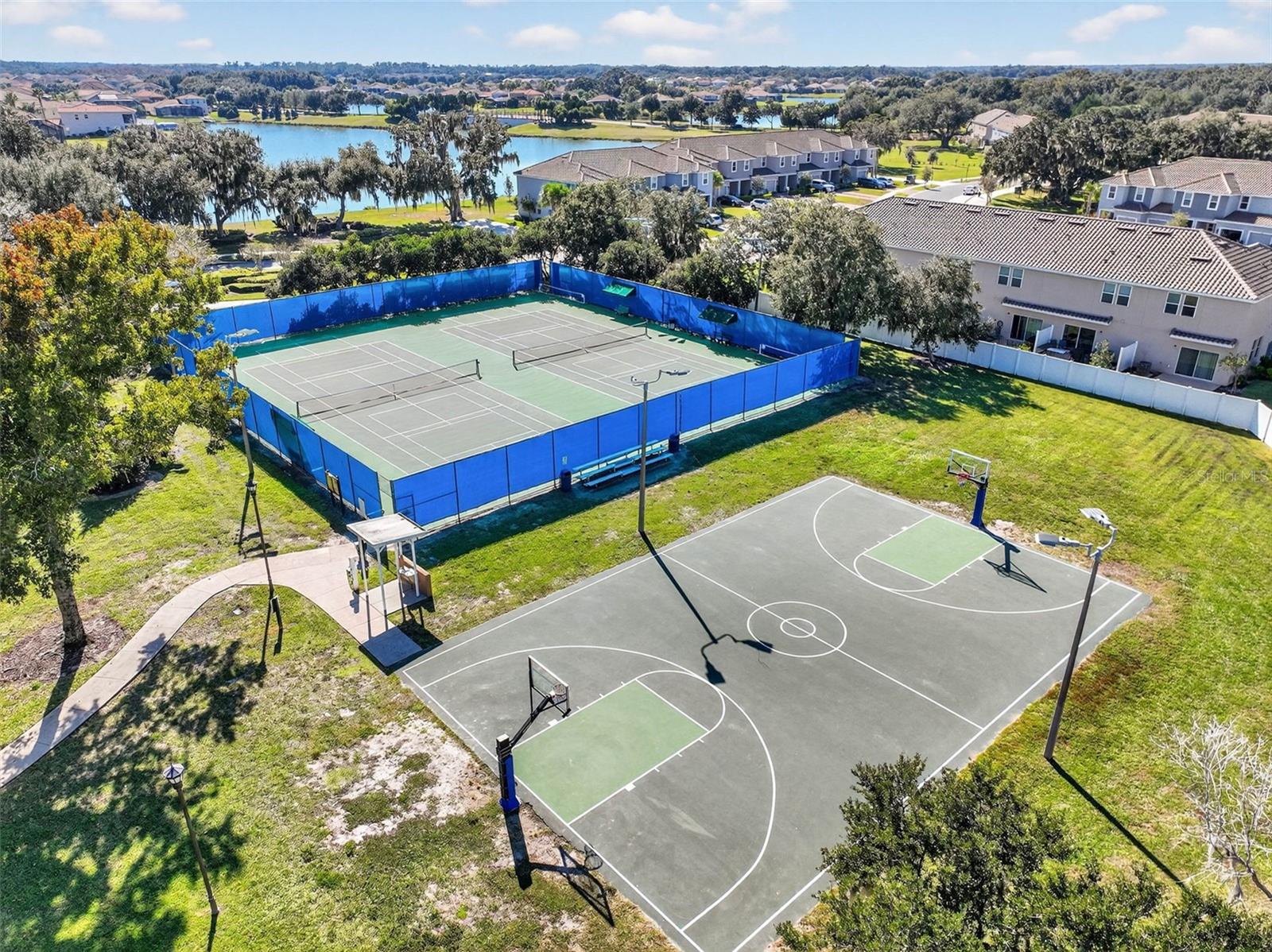 BELLALAGO POD G TOWNHOMES - Residential