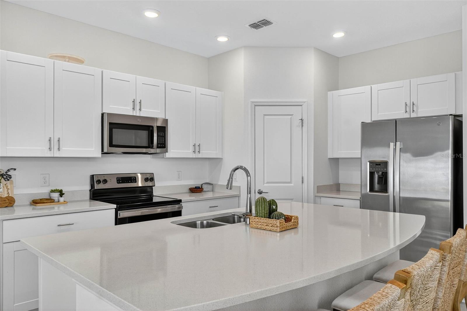 BELLALAGO POD G TOWNHOMES - Residential