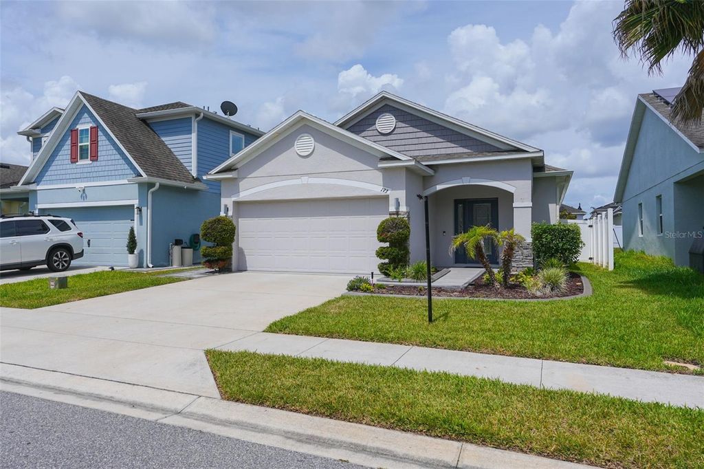 Photo of 173 Villavista Court, Davenport, FL 33896 (MLS # O6409065)
