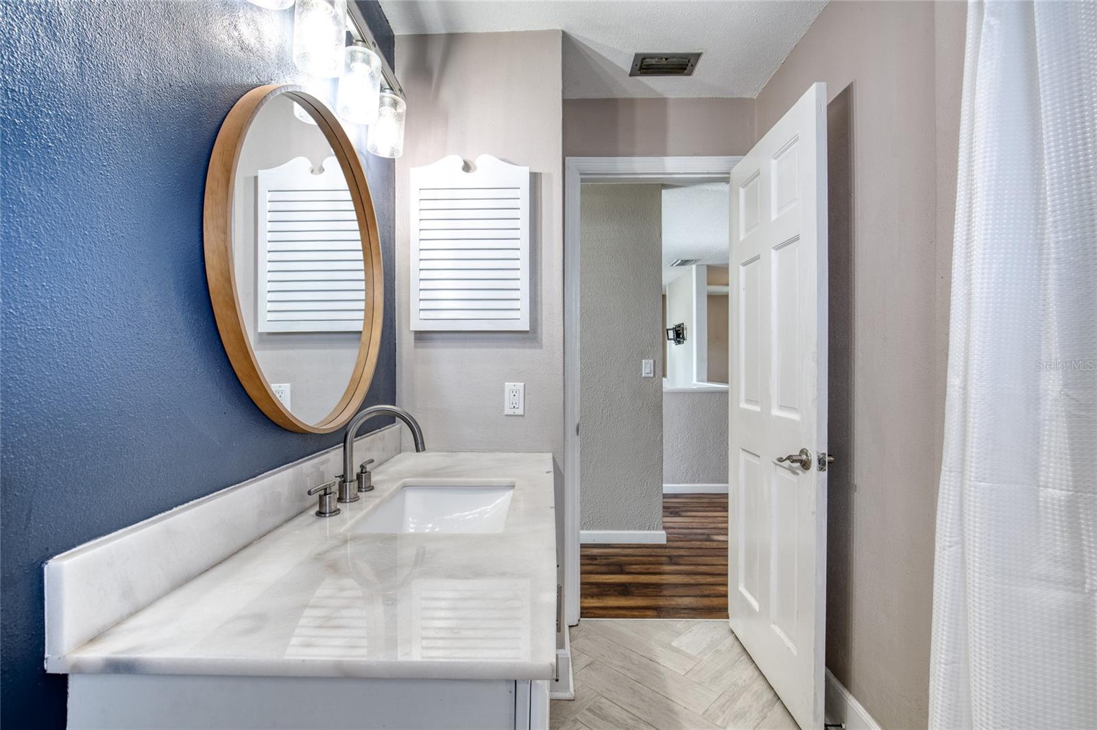 RIVOCHAN - Residential