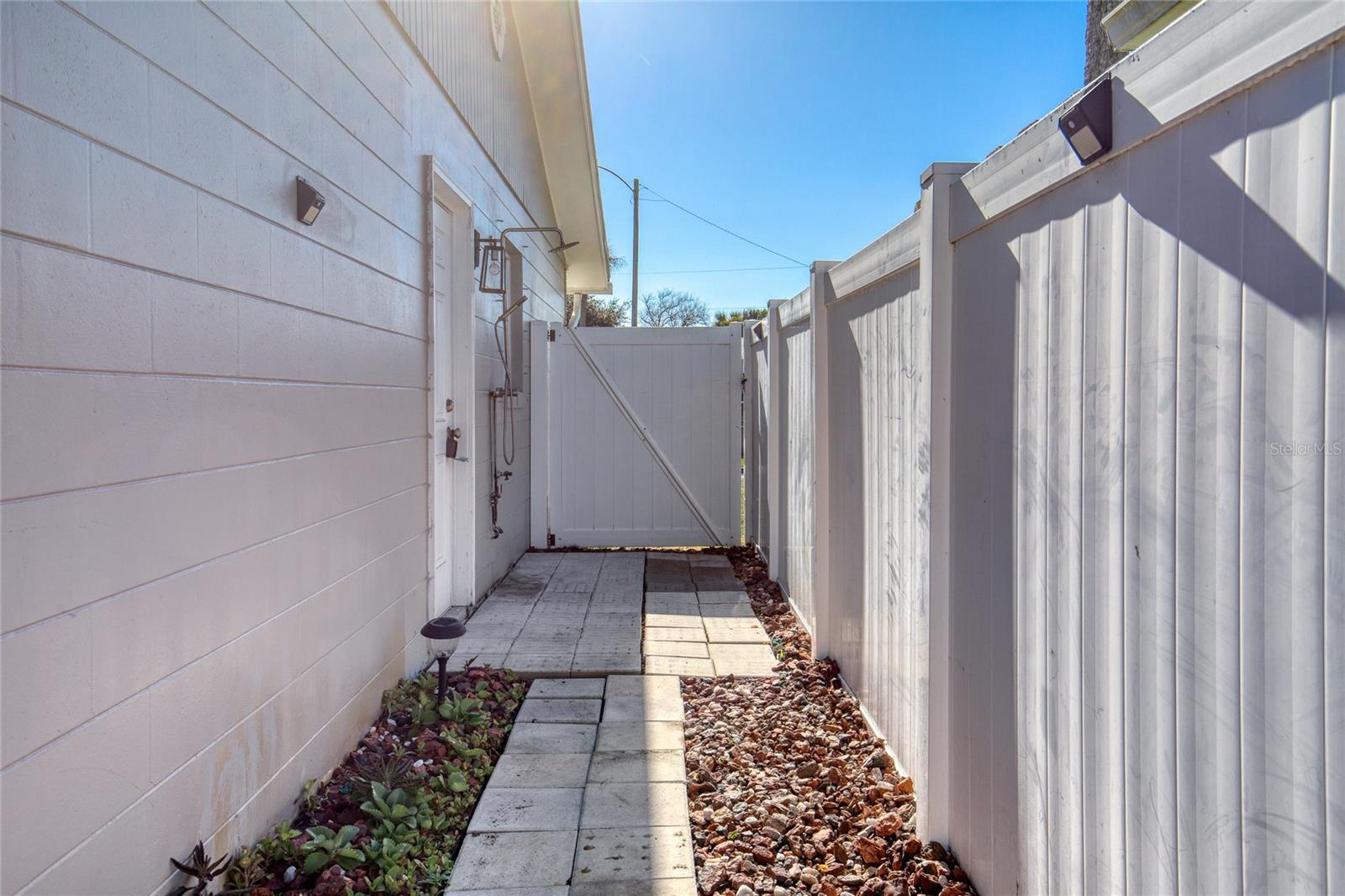 RIVOCHAN - Residential