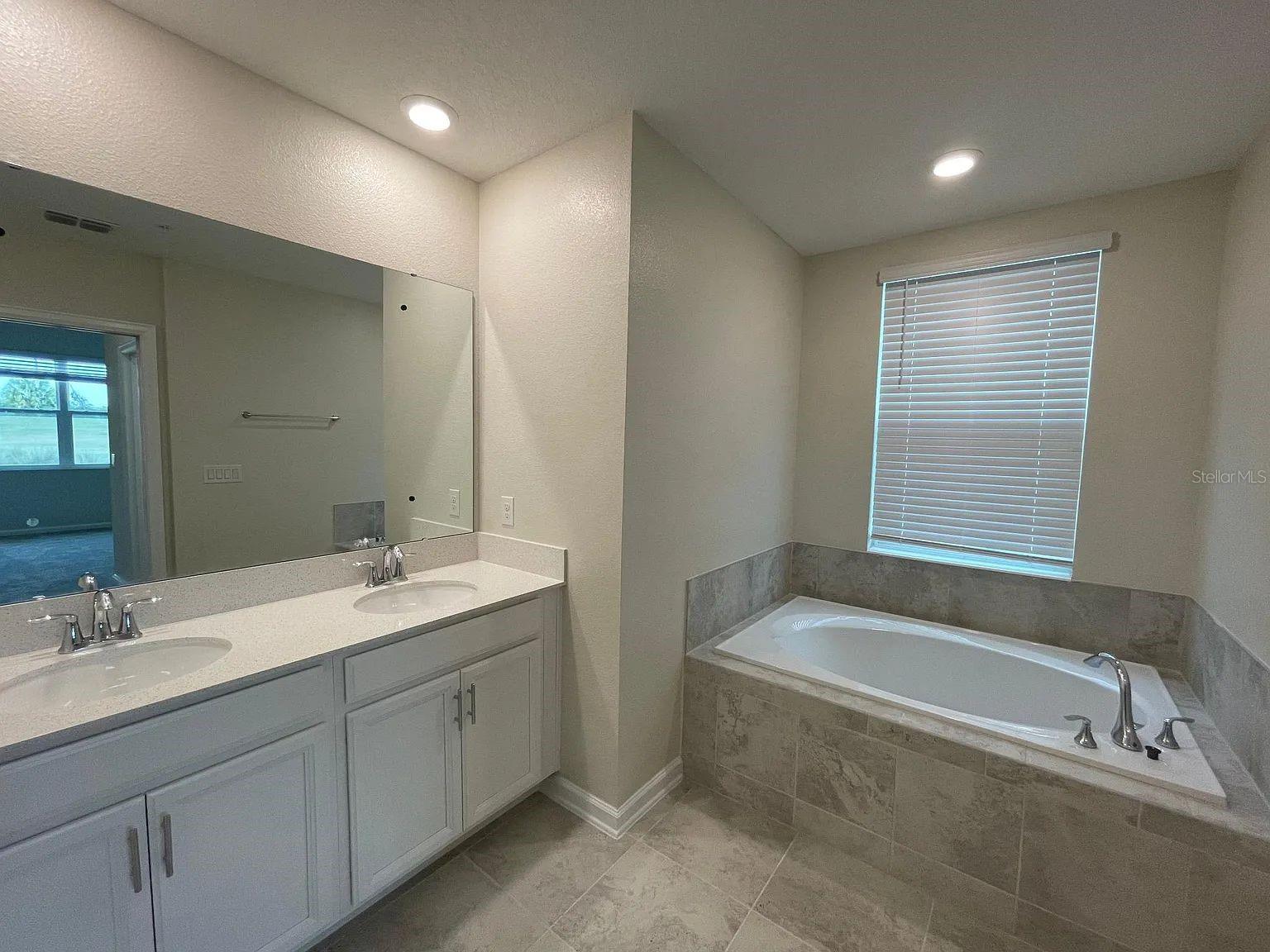 CHAMPIONSGATE CONDO PH 5 - Residential