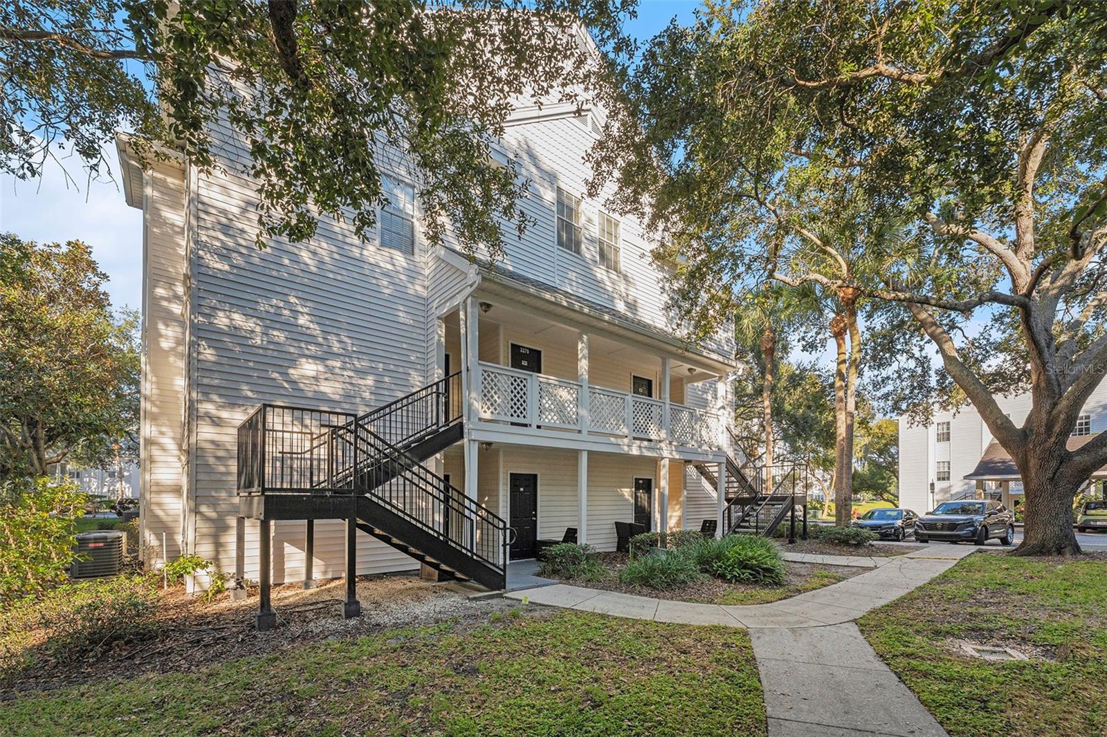 BENTLEY AT COBBS LANDING CONDO THE - Residential