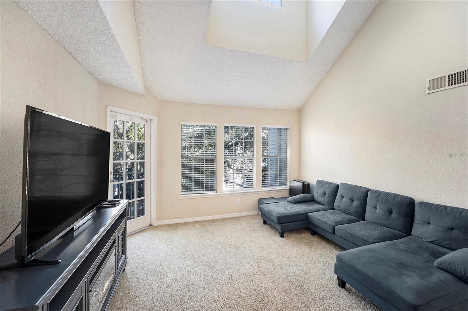 BENTLEY AT COBBS LANDING CONDO THE - Residential