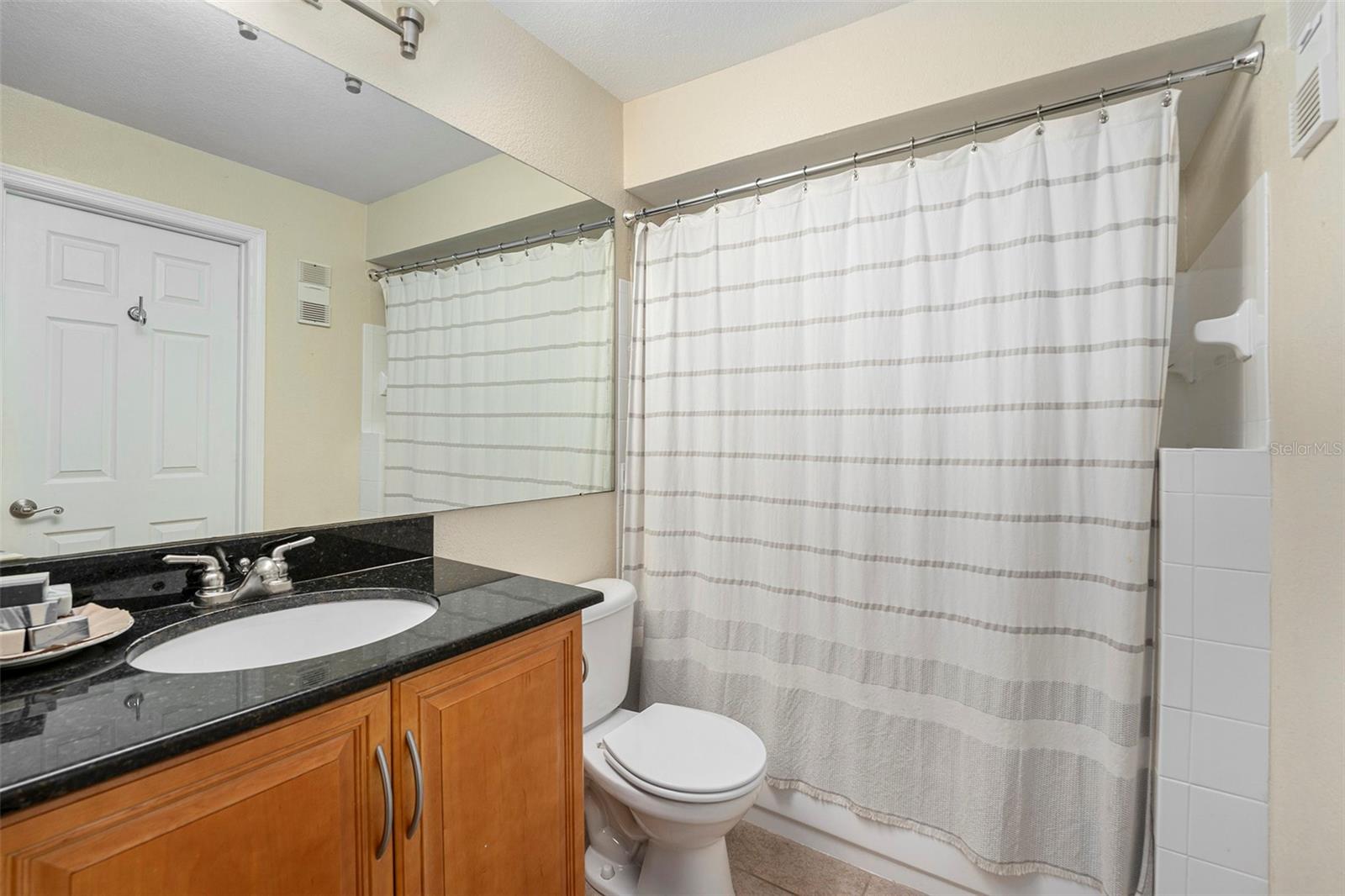 BENTLEY AT COBBS LANDING CONDO THE - Residential