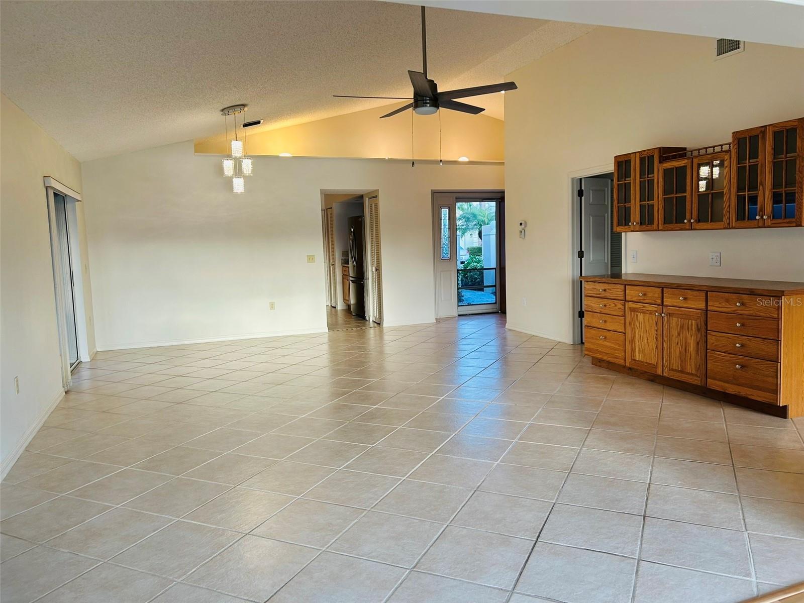 HARRINGTON LAKE - Residential Lease