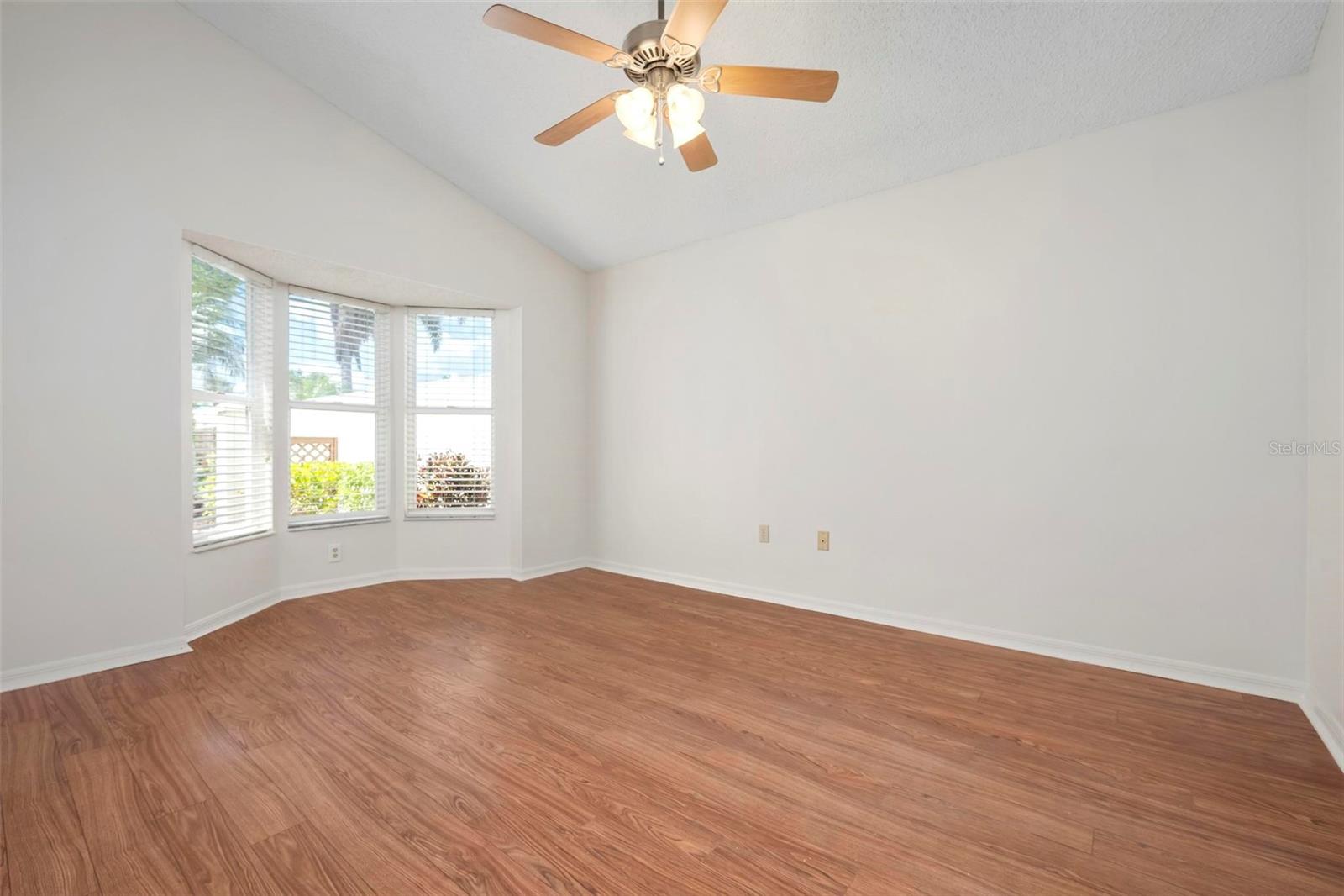 HARRINGTON LAKE - Residential Lease