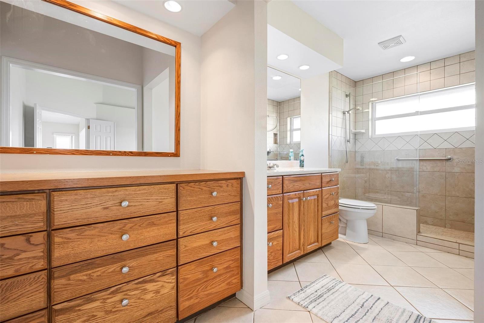 HARRINGTON LAKE - Residential Lease