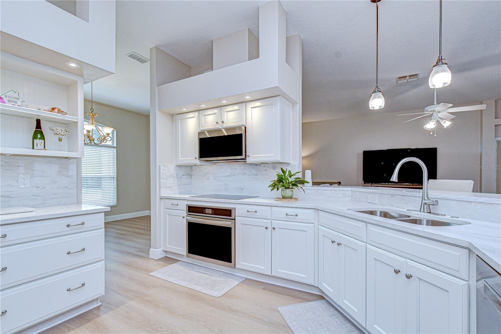 COLONIAL OAKS - Residential