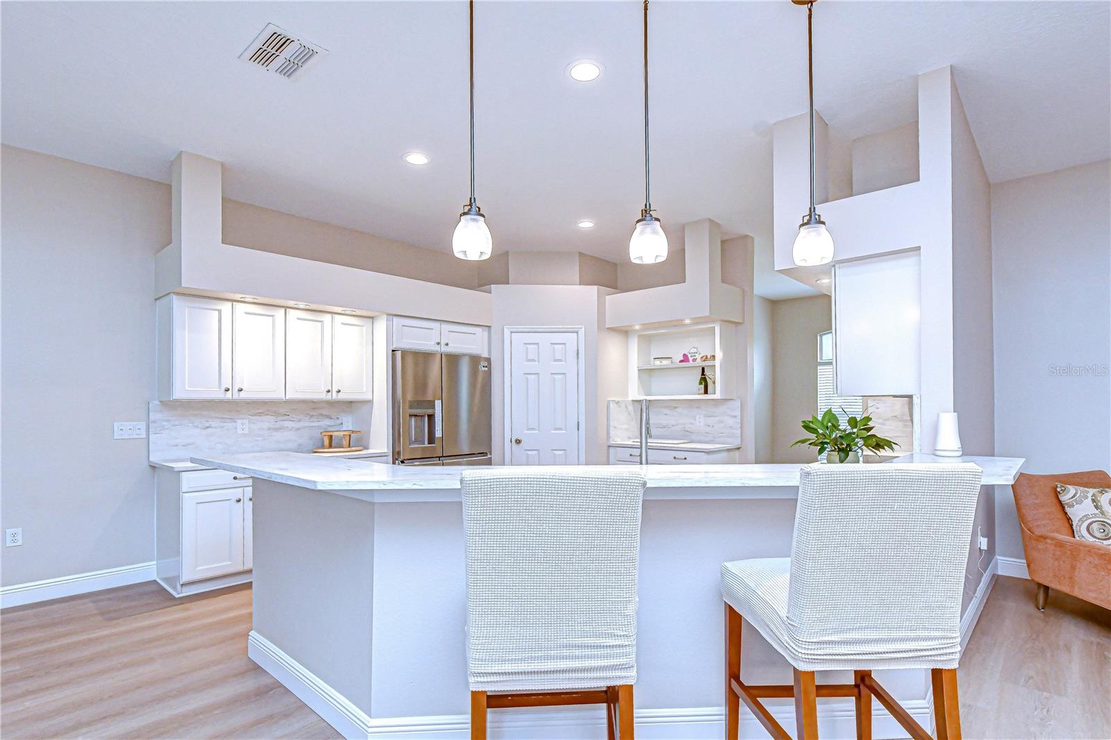 COLONIAL OAKS - Residential