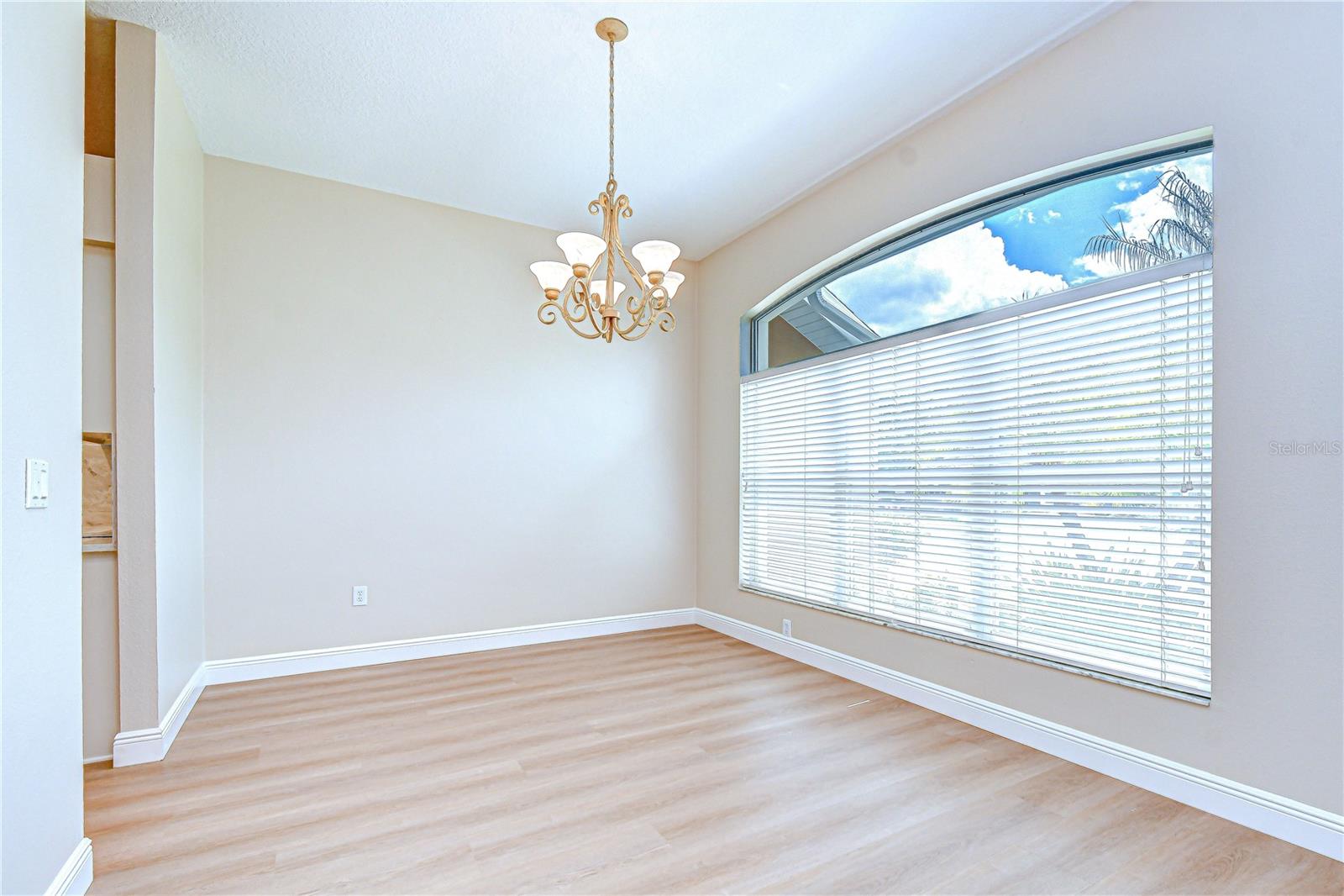 COLONIAL OAKS - Residential