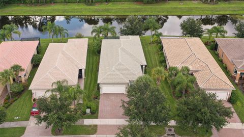 A home in WIMAUMA