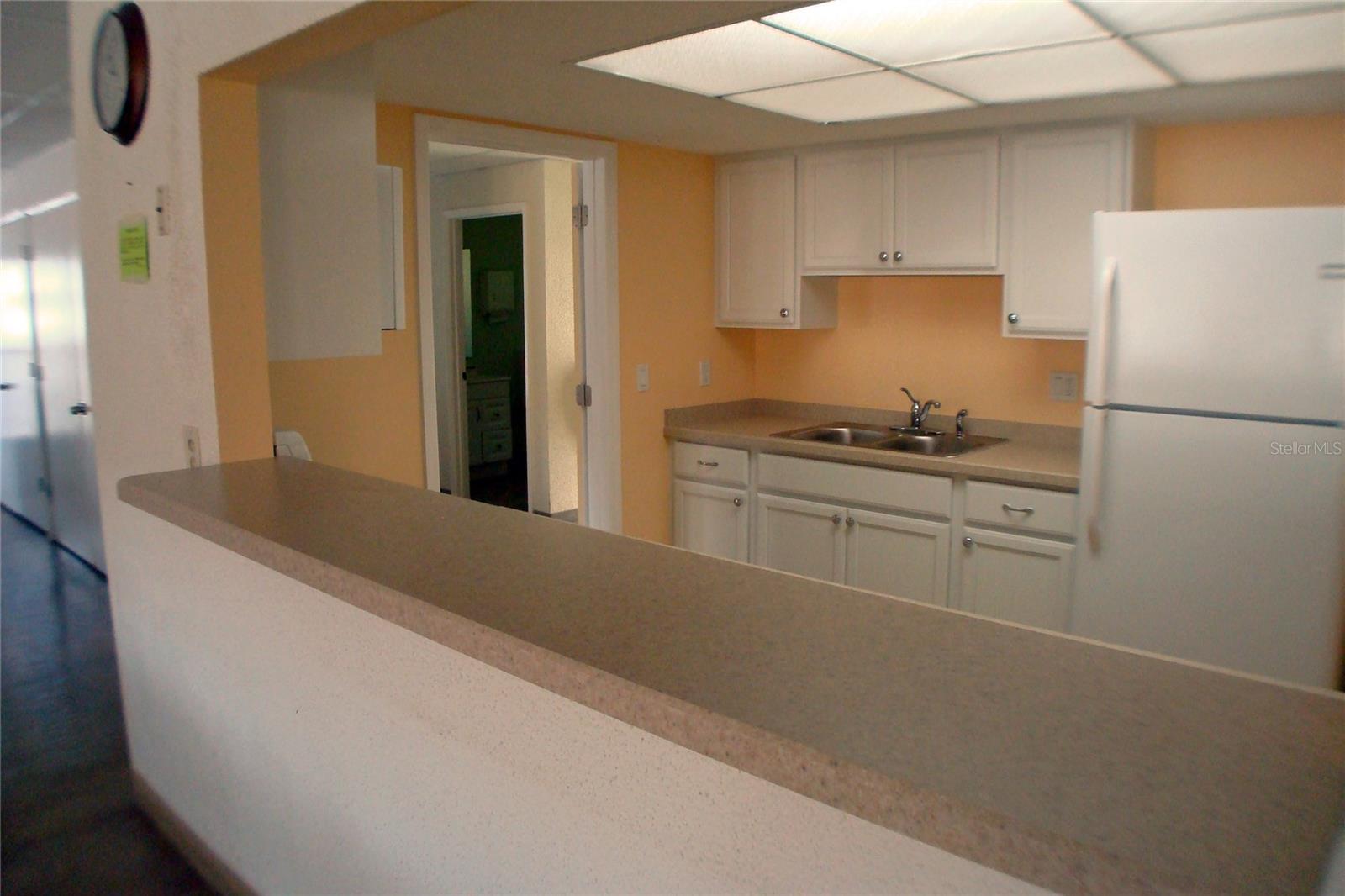 BAYSHORE ON THE LAKE APTS II SEC 1 - Residential Lease