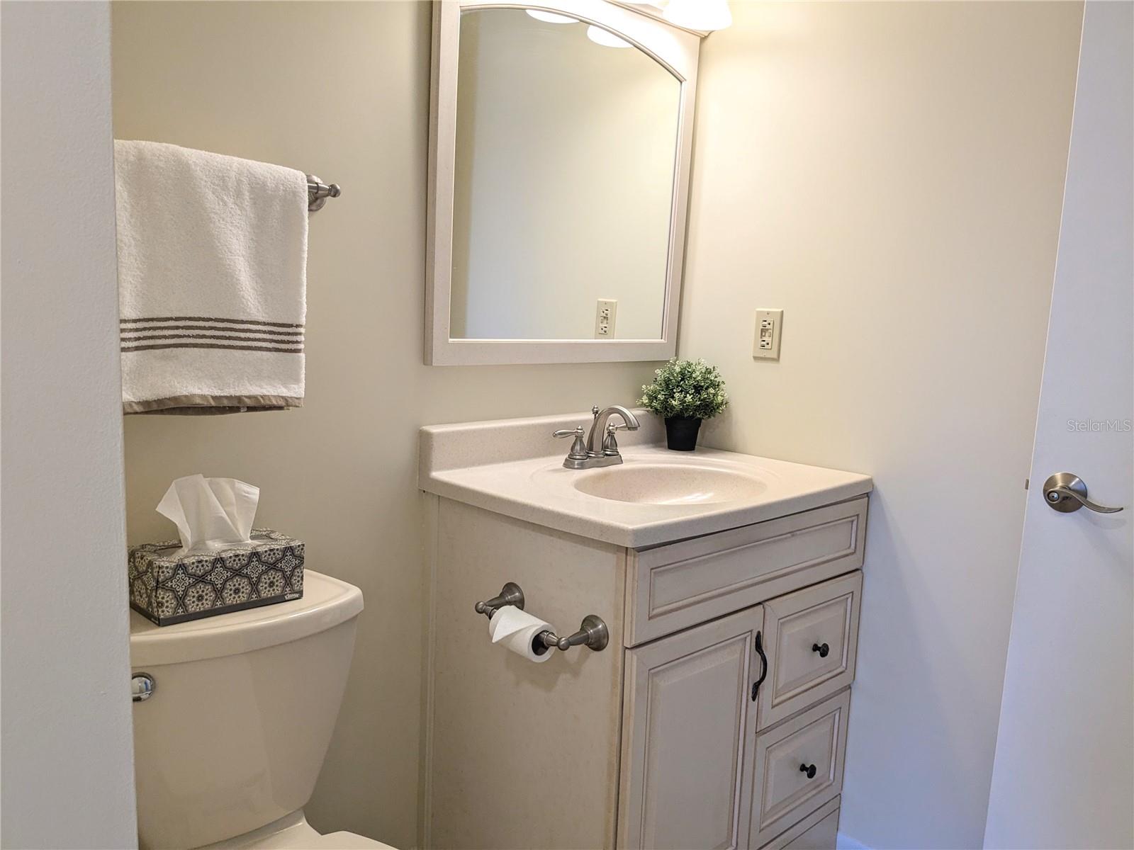 BAYSHORE ON THE LAKE APTS II SEC 1 - Residential Lease