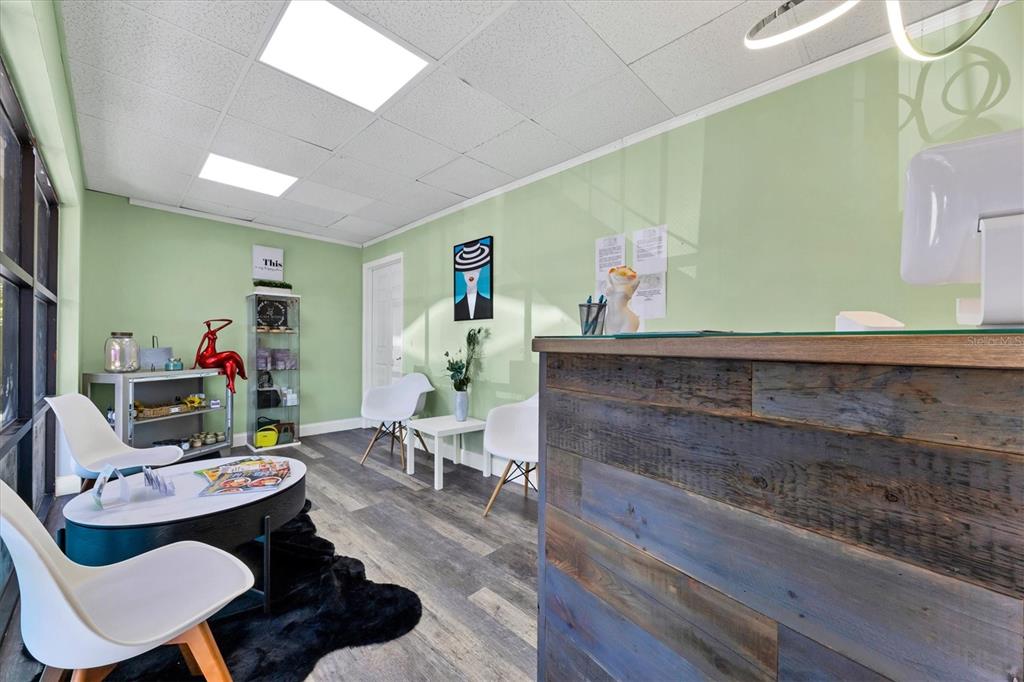 TAMPAS NORTH SIDE COUNTRY CLU - Commercial Sale