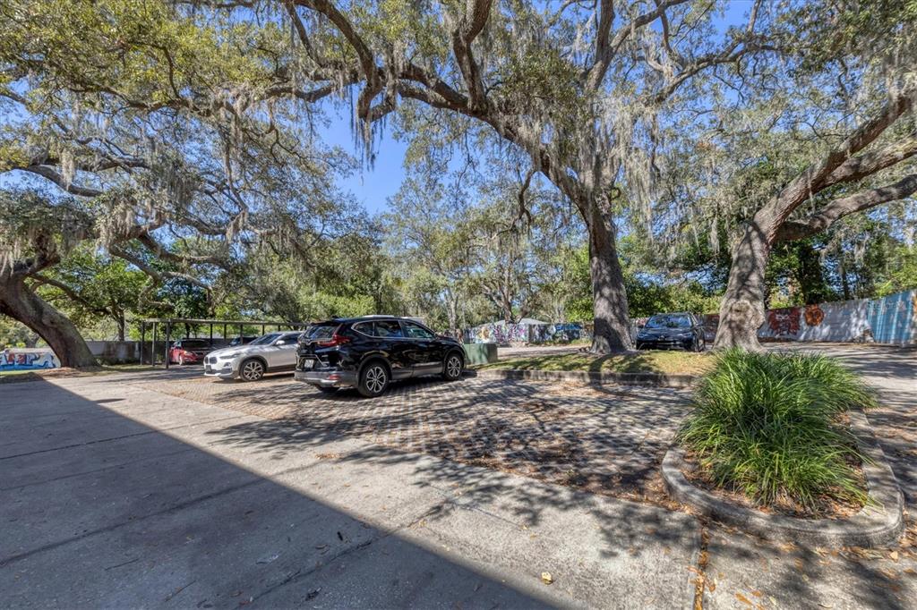 TAMPAS NORTH SIDE COUNTRY CLU - Commercial Sale