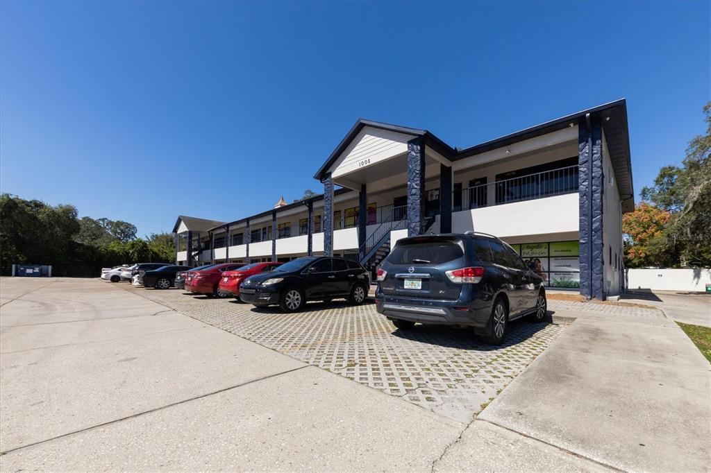 TAMPAS NORTH SIDE COUNTRY CLU - Commercial Sale