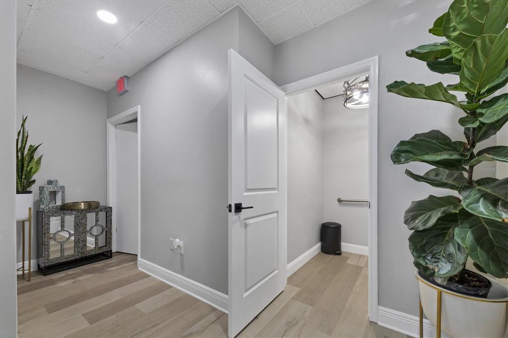 TAMPAS NORTH SIDE COUNTRY CLU - Commercial Sale