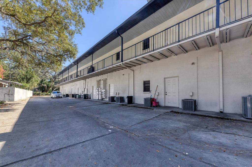 TAMPAS NORTH SIDE COUNTRY CLU - Commercial Sale