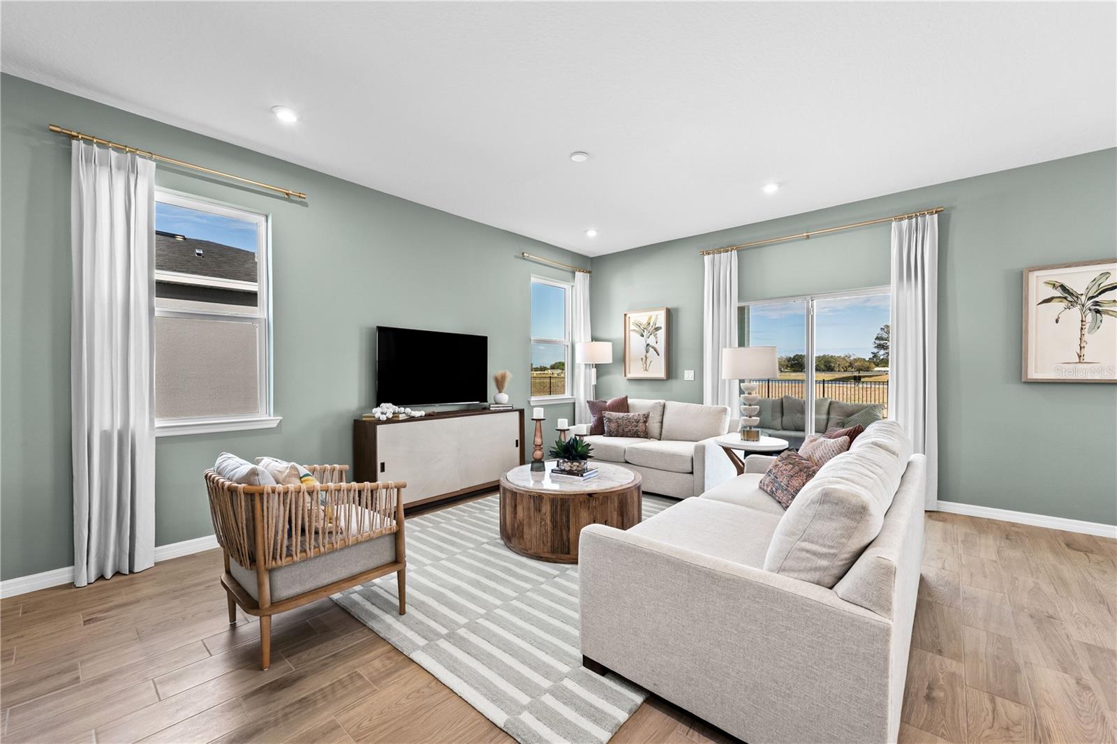 AVALON PARK TAVARES - Residential