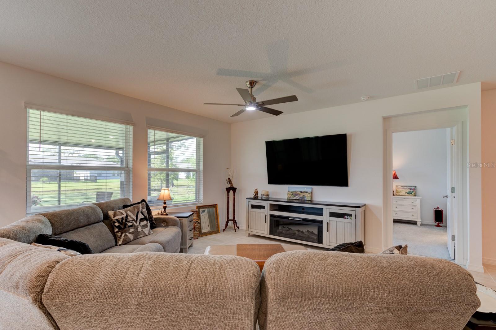 RIVERFRONT ESTATES SOUTH - Residential