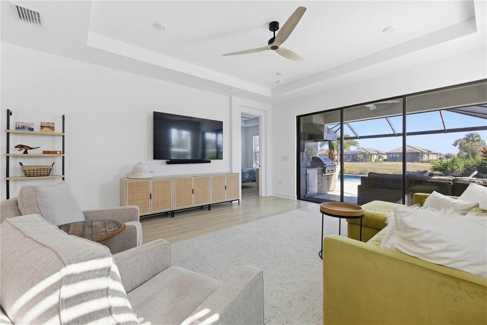 AZARIO ESPLANADE PH V - Residential